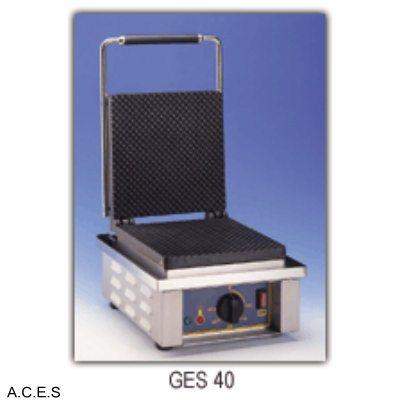 ROLLER GRILL Waffle Machine - Double Cast Iron Plates - Cone-Auscaterquip